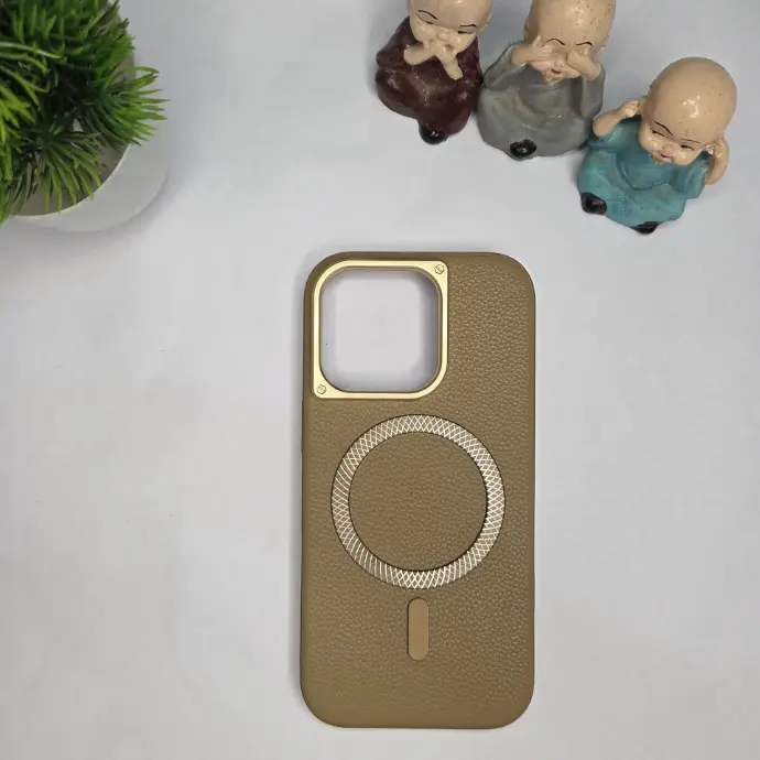 Leather Kase with Magsafe Golden Ring iPhone 16